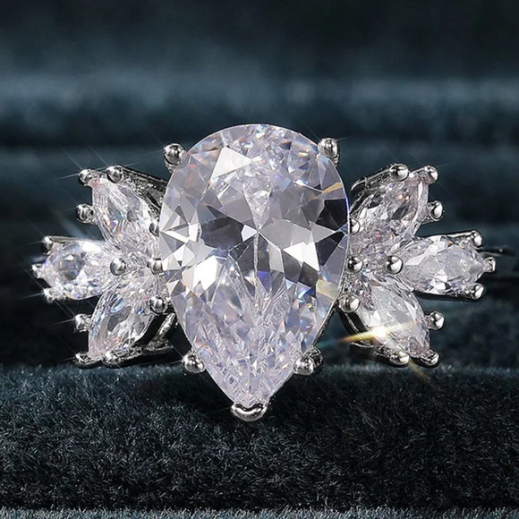 💍Beautiful Water Drop With Leaf Crystal Pure CZ Silver Pear Wedding Ring K800